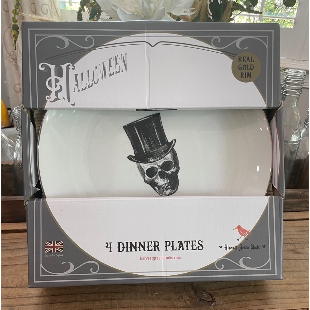 HARVEST GREEN STUDIO SET of 4 “Top Hat” Dinner Plates Trimmed in real gold!